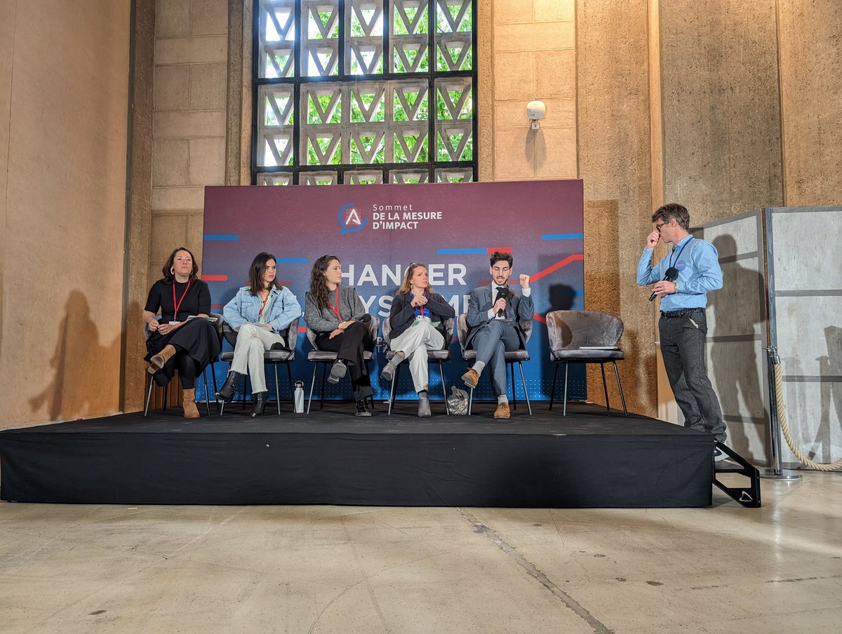 'On ne travaille pas en slip avec un stylo et une feuille blanche', ironise @MaximeBaduel qui défend le financement des frais de fonctionnement des associations. 'Il faut soutenir l'association comme un modèle économique et pas seulement comme la finalité d'un projet.' #Openlab