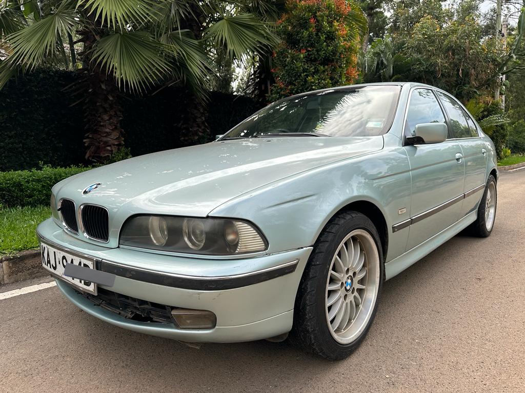 Hey__Z's tweet photo. Would you look at what just dropped into my DMs

BMW 523i
1997 model
2300cc
Petrol
Automatic Transmission 

Price: KES 680,000
📞0716985789 https://t.co/FEeUP3L7S2