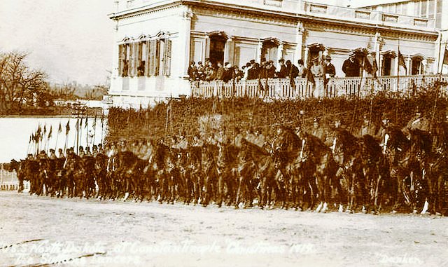 KUVAYİ İNZİBATİYE (HALİFELİK ORDUSU) Tam 104 yıl önce bugün, 18 Nisan 1920’de, Kuvayı Milliye’ye karşı paralı Halifelik Ordusu Kuvayı İnzibatiye kuruldu. Kuvayı Milliye’yi millet, Kuvayı İnzibatiye’yi saray kurdu. Kuvayı Milliye’yi kuranların amacı işgalcilerle savaşarak