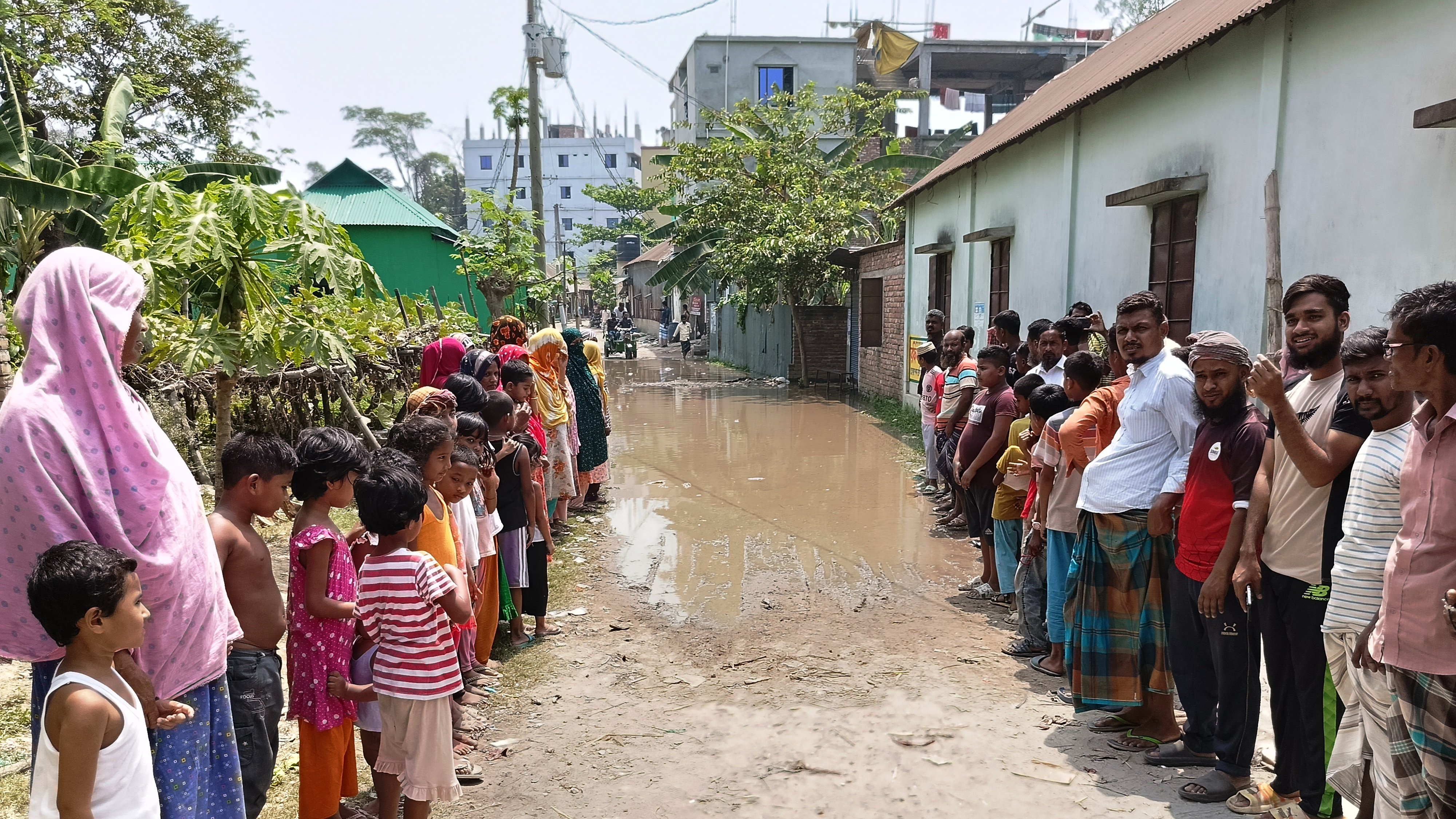 নন্দন পার্কের বাঁধের কারণে জলাবদ্ধতা
