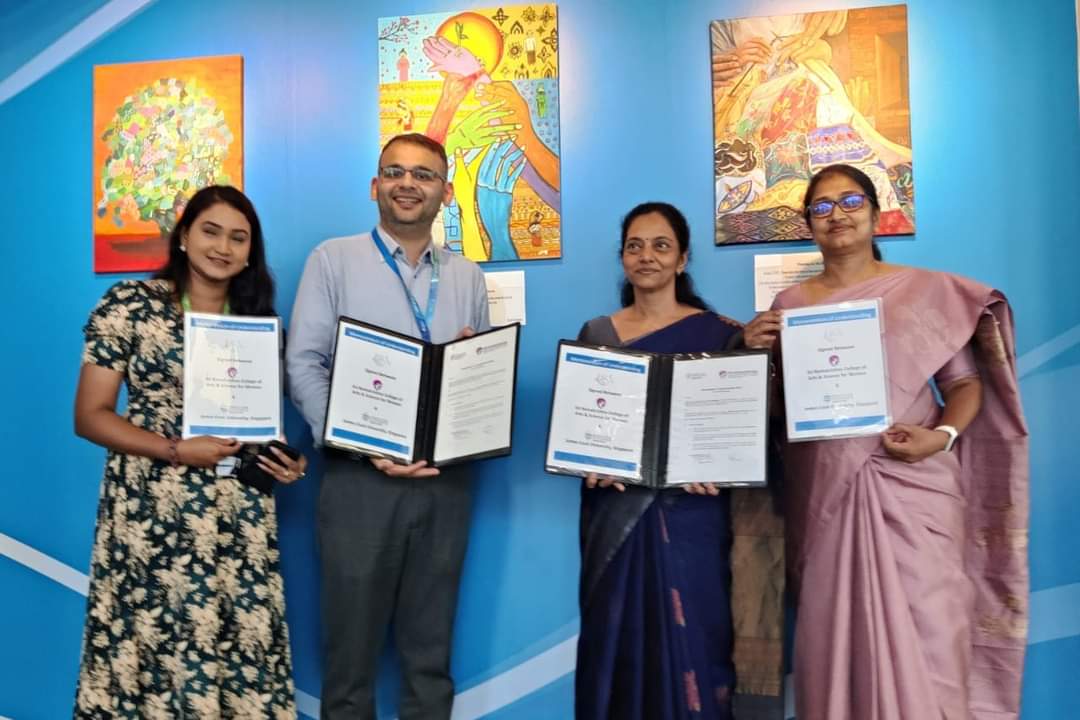 Sri Ramakrishna College of Arts & Science for Women(SRCW) signed a MoU with James Cook University, Singapore to promote collaborative research, student exchanges, faculty interactions and cross cultural exchange.

#srcw
#womenscollege 
#coimbatorecollege 
#jamescookuniversity