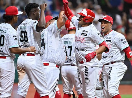 SafeEnHomeOf's tweet photo. Los @DiablosRojosMX siguen invictos, ligan su segunda serie completa, al ganar este miércoles la #GuerraDeGuerras, por pizarra de 18-8 sobre los @tigresqroficial. https://t.co/jQDykEN97D