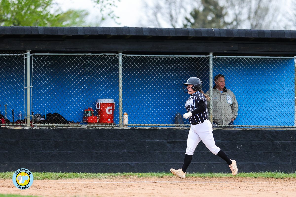 Bella 'Bombs' with two HR's for a Warriors victory! @WB_ATHLETICS @gsbwbrook