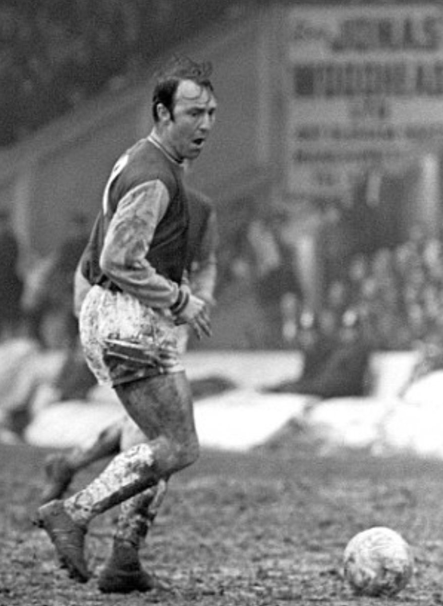 Jimmy Greaves in action for West Ham United #WHUFC #WestHamUnited #Hammers #WestHam