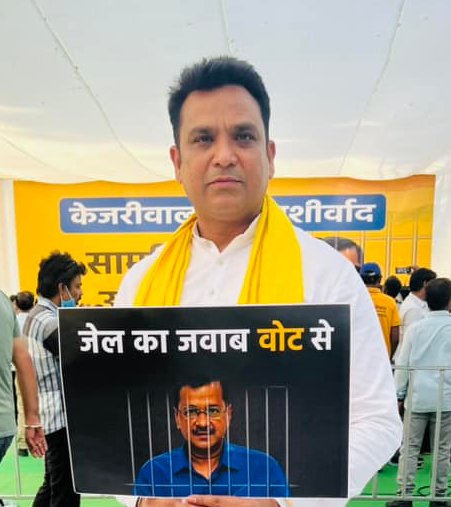 DaaruBaazMehta's tweet photo. BREAKING

AAP announces Mayor and Dy Mayor candidates for upcoming Delhi Mayoral Elections.

Mayor : - Mahesh Khichi  Ward 84, Dev Nagar (Karol Bagh)

Deputy Mayor : - Ravinder Bhardwaj - Ward 41, Aman Vihar ( Kirari constituency) @CouncillorRavi2

Election date : 26th April 2024.

This year the seat is reserved for individuals from the Scheduled Caste (SC) category.

Nomination to be filed by AAP candidate : 12 noon today