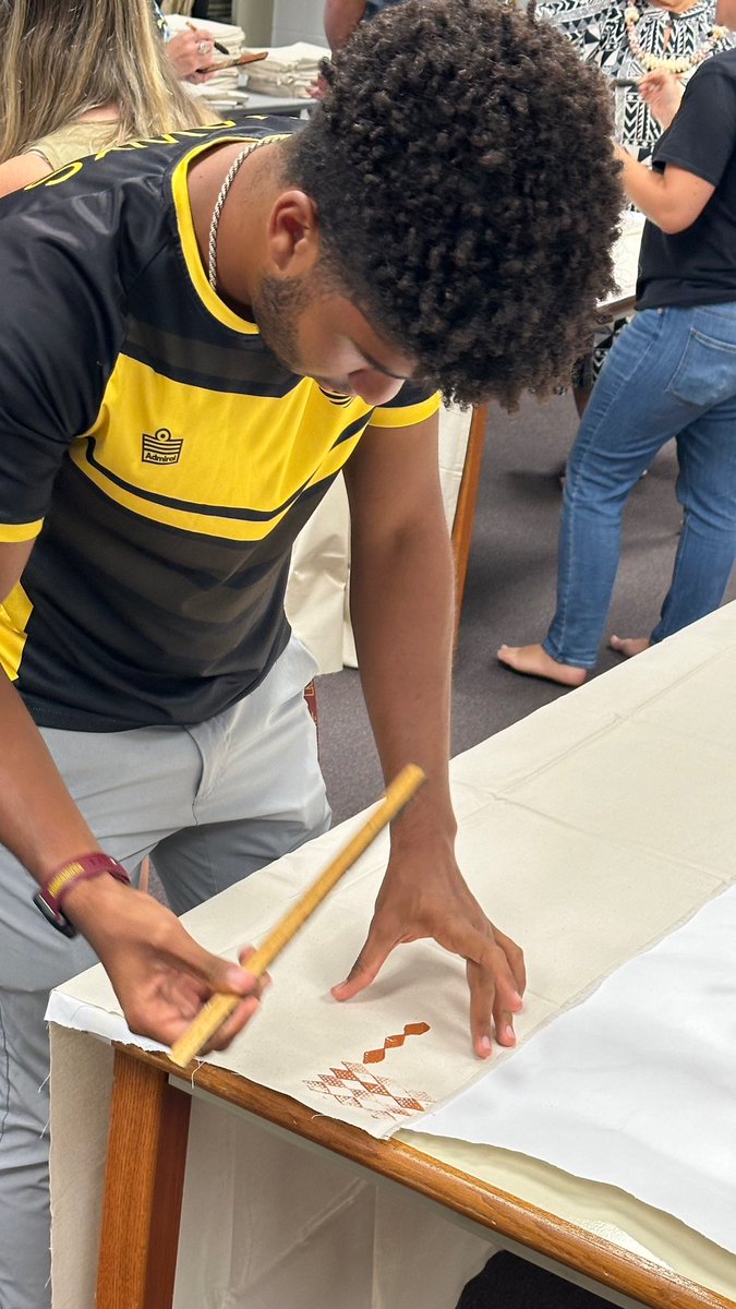 Kealakehe Intermediate tweet media