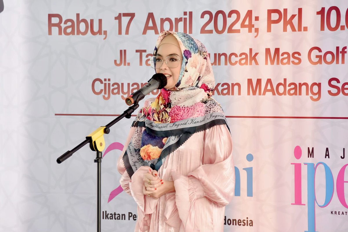 ingrid_kansil's tweet photo. Halal bihalal Ipemi Pusat 17.04.2024 yg mjd momen mempererat hubungan antar anggota & mbgn kebersamaan, diiringi dgn tausiyah dari ustadz Abunida F ttg berbisnis yg bernilai Ibadah
#ikatanpengusahamuslimahindonesia
#ipemi https://t.co/ceKSGBboVD