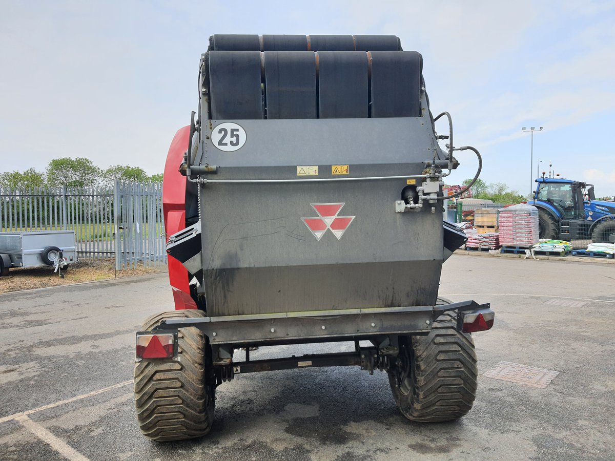 ⭐ Approved Used Machine of the Week! ⭐ This used Massey Ferguson RB 418V round #baler is looking for a new home. ✔️ Year: 2019 ✔️ Bales: 37,117 ✔️ Price: £23,500 🌎 Location: Cambridgeshire, UK. Delivery is available worldwide. tnsgroup.co.uk/used-machine/m…