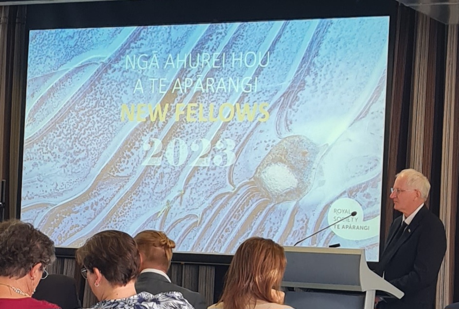 AgResearch (@agresearchnews) on Twitter photo Congrats to all of the new Ngā Ahurei a Te Apārangi Fellows inducted to the <a href="/royalsocietynz/">Royal Society Te Apārangi</a> in a ceremony today, including our own Ken Dodds. The chosen Fellows in the 2023 cohort "have made contributions to knowledge and have had impact at the highest levels". Congrats to all of the new Ngā Ahurei a Te Apārangi Fellows inducted to the <a href="/royalsocietynz/">Royal Society Te Apārangi</a> in a ceremony today, including our own Ken Dodds. The chosen Fellows in the 2023 cohort "have made contributions to knowledge and have had impact at the highest levels".