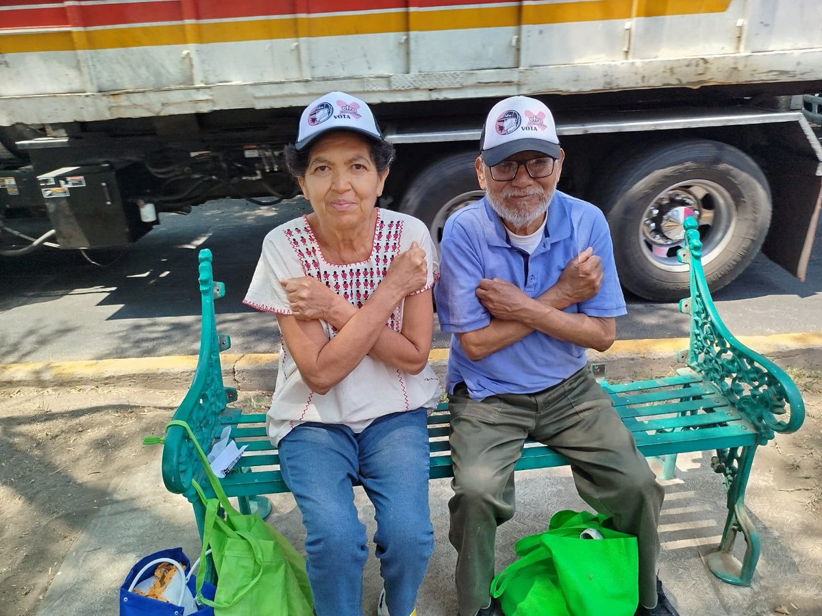 efraindependien's tweet photo. El día de hoy estuvimos en la colonia El Moral con el servicio voluntario de barbería proporcionado por nuestros amigos de la santa. Estas actividades son una muestra de que la comunidad la construimos todos. 
#diputado #Elecciones2024MX #efraindependiente https://t.co/sjxXnnFdVM