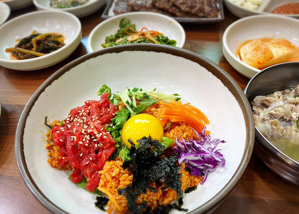 김성훈 변호사님과 함께 ‘민형배 공직선거법위반’ 관련, 광주 경찰서 지능범죄수사팀에 고발인 조사 받으러 왔습니다. 김변님이 맛난 점심 사주셨고 수사관님도 친절하십니다. 걱정하지 않으셔도 됩니다^^