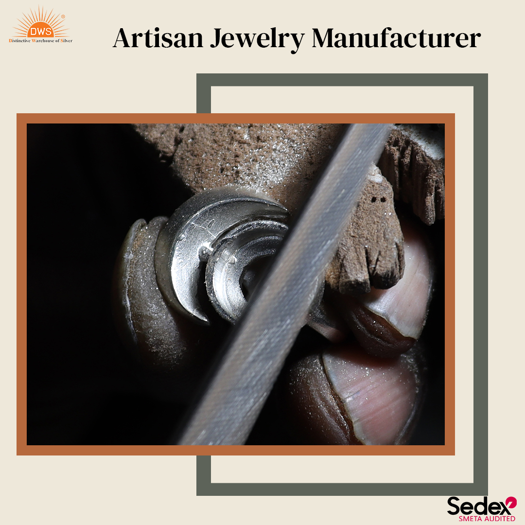 Get ready to dazzle with #artisan jewelry from DWS Jewellery, your go-to manufacturer in India. Elevate your look with our exquisite and unique designs that are sure to turn heads.
dwsjewellery.com/blog/artisan-j…
#artisanjewelry #jewelrymanufacturer #jewelrymaker