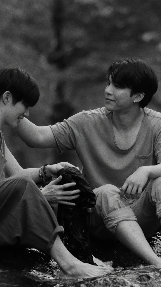 | เมื่อดวงใจมีรัก
ดั่งเจ้านกโผบิน
บินไปไกลแสนไกล
หัวใจฉันก็ลอยลิบไป
ถึงแดนดินถิ่นใดนะใจ
โอ้ดวงใจเจ้าเอ๋ย
#Twoworlds