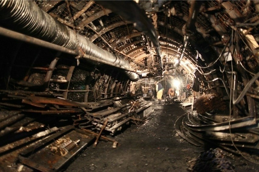 Tragedia w kopalni #Mysłowice-Wesoła. Nie żyje górnik - łącznie 9 osób zostało poszkodowanych. #Śląskie #górnictwo dziennikzachodni.pl/tragedia-w-kop…