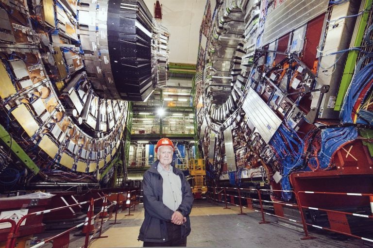 CERN ofrece tributo a Peter Higgs, scitechdaily.com/cern-pays-trib…