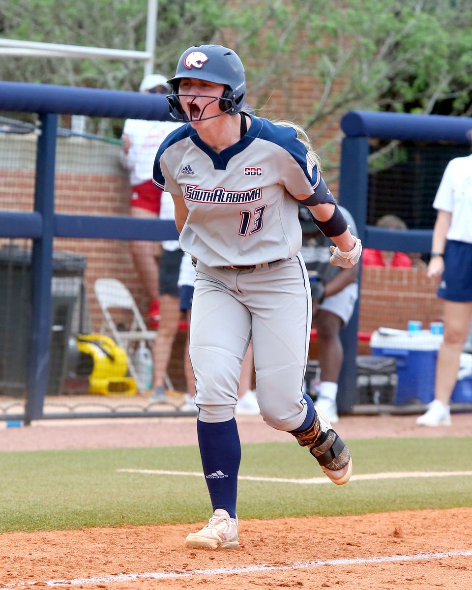 NCAASoftball's tweet photo. SOUTH ALABAMA WITH THE UPSET WIN 🥳

South Alabama grabs the upset win over No. 17 Mississippi State. The final score: 2-0!

#NCAASoftball x 📸 @SouthAlabamaSB https://t.co/3LWWMQT6br