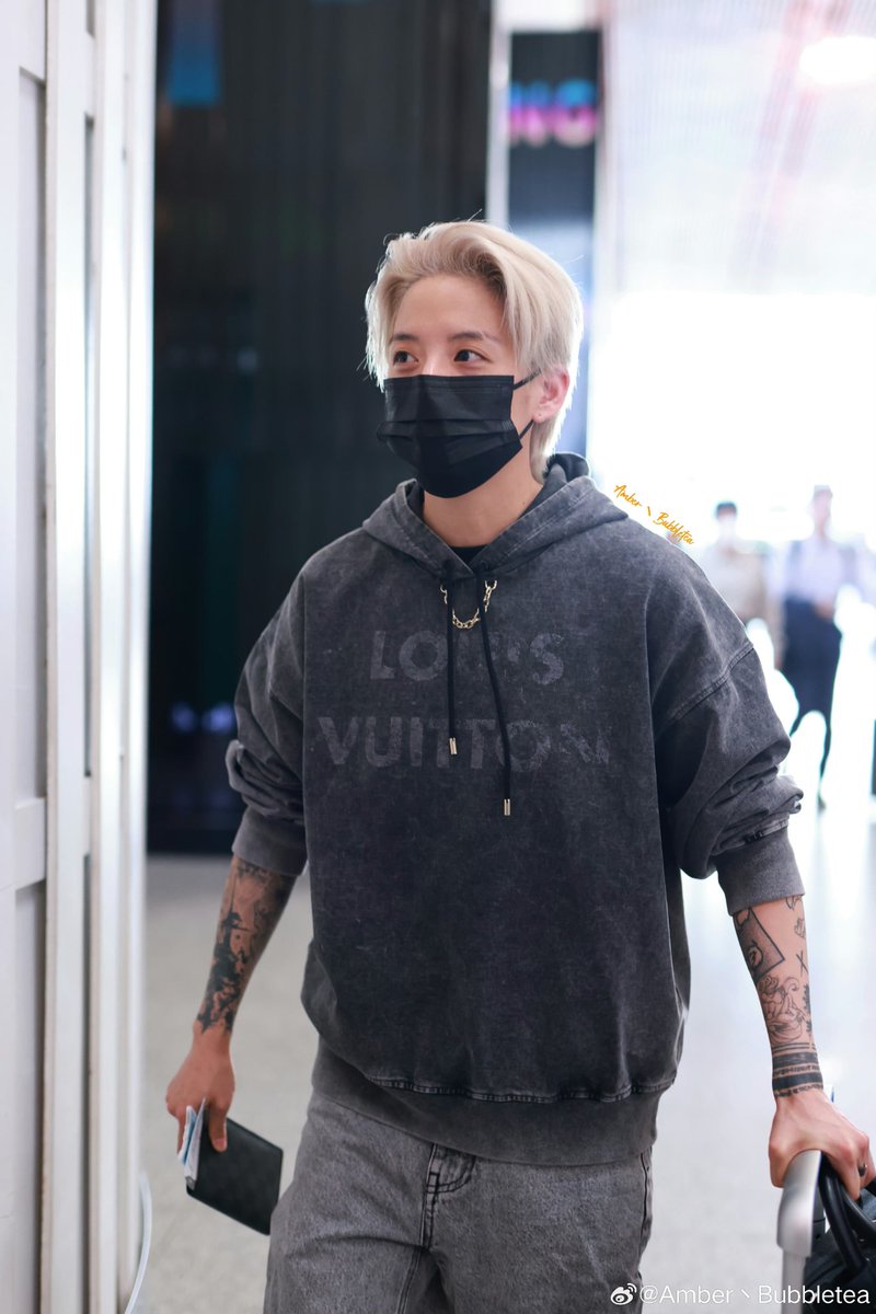 shei1028's tweet photo. 刘逸云Amber Liu fancam 170424
📸Amber丶Bubbletea wb
...
#刘逸云 #刘逸云Amber
#AmberLiu刘逸云  #AmberLiu #ACloud https://t.co/A56RmI403f