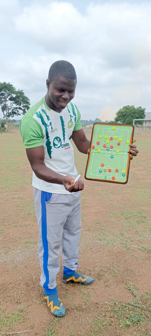 Meet AZEEZ SAHEED OLUWAFEMI , coach and founder of Ovit International Sport Academy, Iragbiji in Osun State. His team is currently playing in the SmartCity Osun Football League. 
@OsunFa @SmartCityOSFL @OvitSport @Blackdrum_TV
