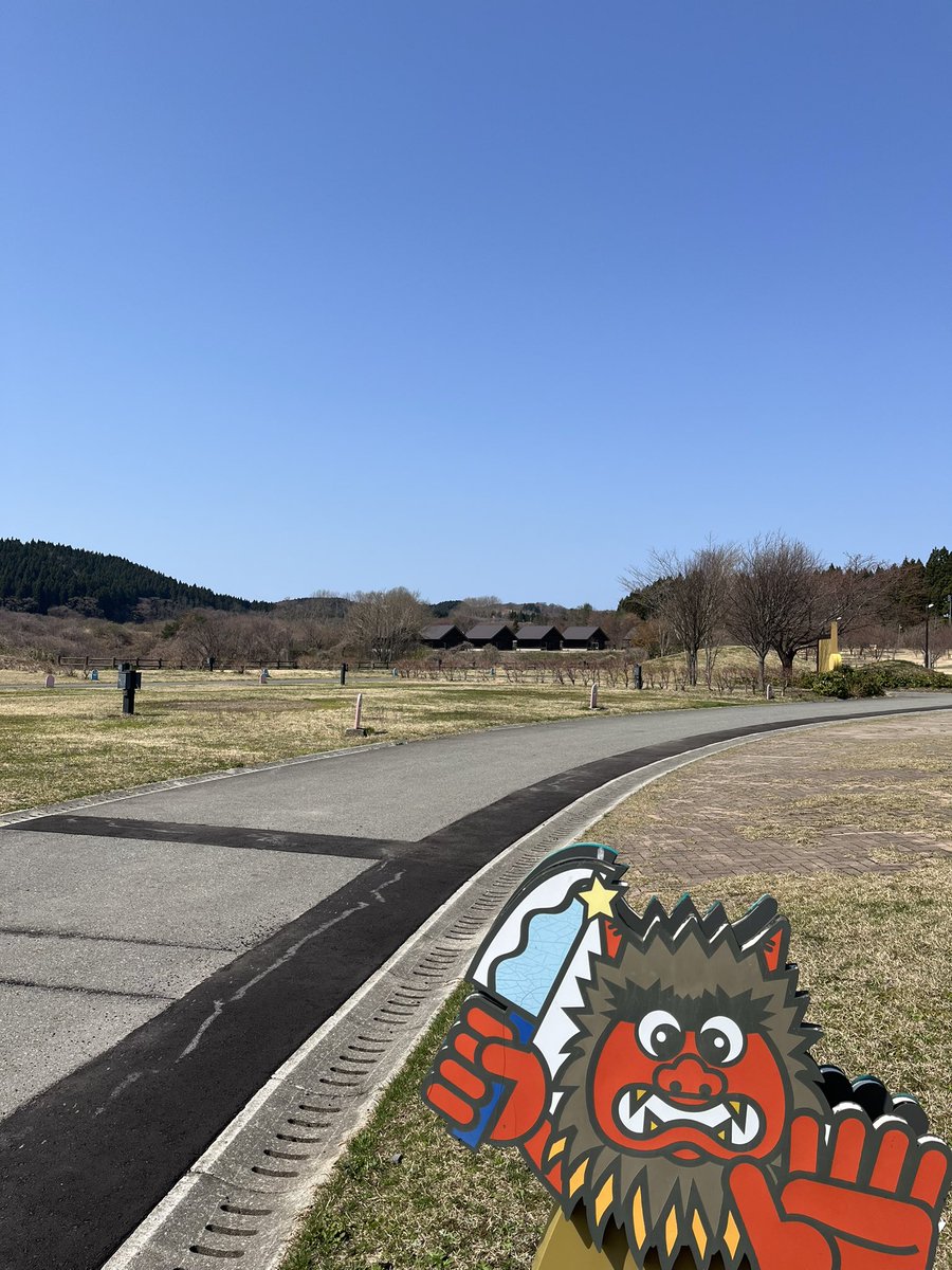 どうもフックンです🐻

先日男鹿に行った時
デイキャンプ&BBQを楽しんできました☺️

道の駅にて地元野菜と秋田県産豚肉使用のウインナー買って焼いて美味しく頂きました😋

椎茸が大きくてとても美味しかったです‼️
地元の特産品って良きですね😆✨