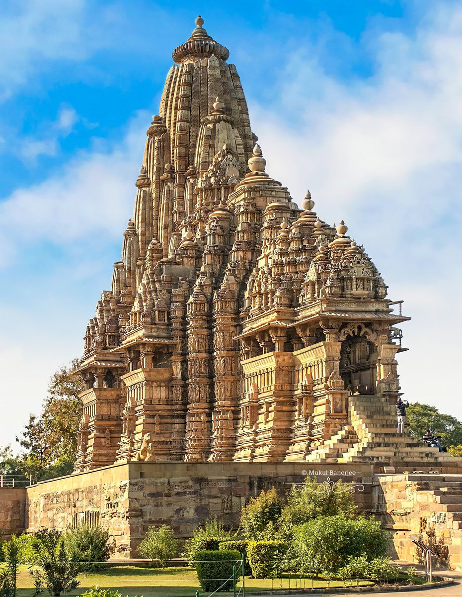 One of the finest architectural marvel Kandariya Mahadeva Temple in Khajuraho group of monuments stands tall.

A testament to the skill of Indian sculptors of that time.