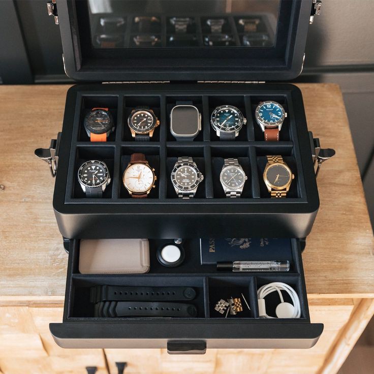 ALMUFKR1's tweet image. Amazing watch box ⌚

#watchbox #kotakjamtangan #tempatjam #kotakjam #watchcase #tempatjamtangan #woodenbox #organizer #watchboxorganizer #souvenir #watchcaseorganizer #boxorganizer #souvenirperusahaan #souvenirs #kadocowok #kadocewek #hampers #watchfam #elegantbox