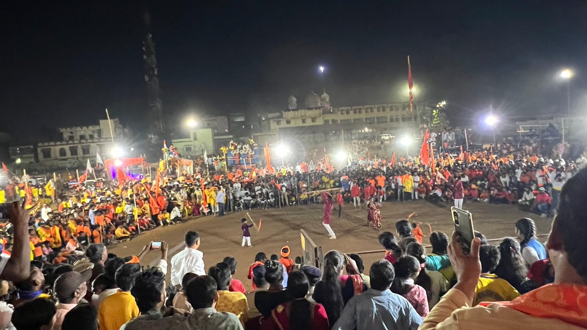 MurliSharmaBJP's tweet photo. ପ୍ରତି ବର୍ଷ ପରି ଚଳିତ ବର୍ଷ ମଧ୍ୟ ବଜରଙ୍ଗ ଯୁବ ସେବକ ସଂଘ ତରଫରୁ ୩୧ ତମ ଆଖାଡା ପ୍ରତିଯୋଗିତା ବଡ଼ବିଲ ସ୍ଥିତ ବିକାଶ ମହଲ ପଡ଼ିଆ ରେ ଆୟୋଜନ ହୋଇଥିଲା। ଏଥିରେ ସମସ୍ତ ପ୍ରୋତି ଯୋଗୀ ମାନେ ନିଜ ପ୍ରତିଭା ର ପ୍ରଦର୍ଶନ କରିଥିଲେ।
#jayshriram🚩 https://t.co/oxMu3W2Lgw