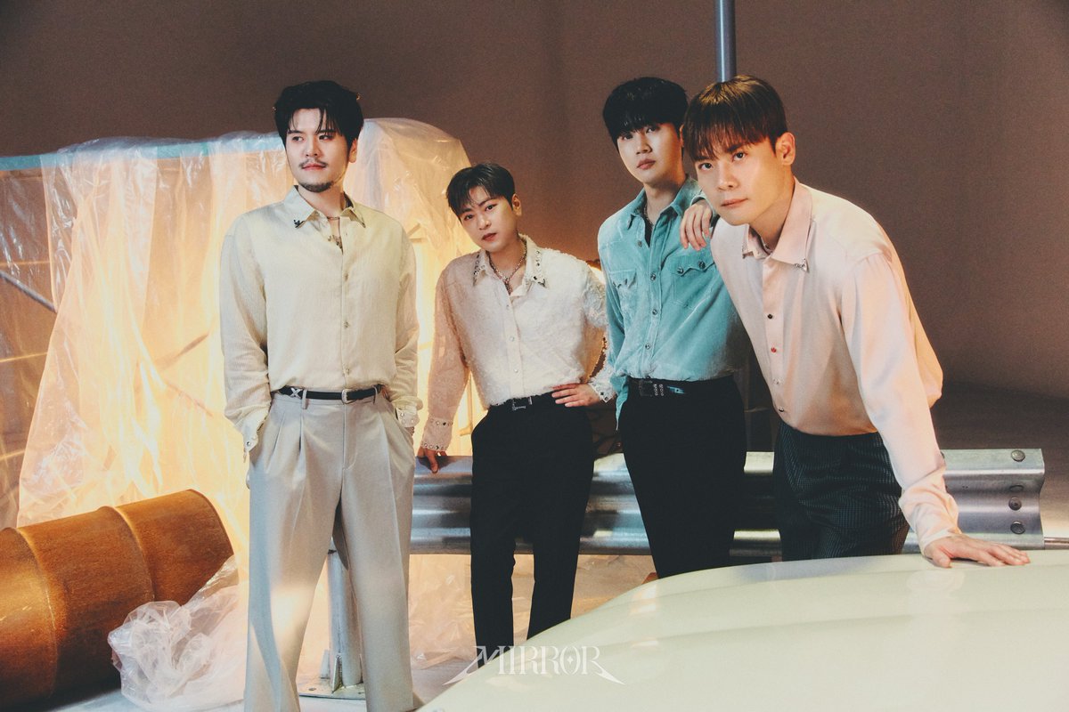 official_lapoem's tweet photo. LA POEM SINGLE ALBUM [𝗠𝗜𝗥𝗥𝗢𝗥]
Image Teaser #2

🪞2024.04.24 6PM (KST)

#LAPOEM #라포엠 #MIRROR
#유채훈 #박기훈 #최성훈 #정민성
#YouChaehoon #ParkKihun
#ChoiSunghoon #JeongMinseong https://t.co/vWBO0beW1P