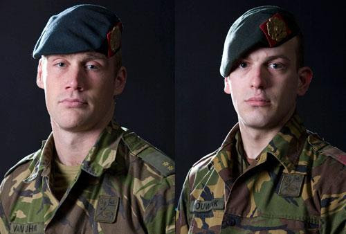 RoyGrinwis's tweet photo. Op 18 april 2008 sneuvelen Mark Schouwink (22) en eerste luitenant Dennis van Uhm (23) tijdens een verplaatsing #Uruzgan, #Afghanistan 🇦🇫. Van Uhm is de zoon van generaal Peter van Uhm, die een dag eerder @DickBerlijn was opgevolgd als Commandant der Strijdkrachten. De militairen reden op een bermbom, waardoor twee andere inzittenden zwaar gewond raakten.

#LestWeForget 🪖🥀