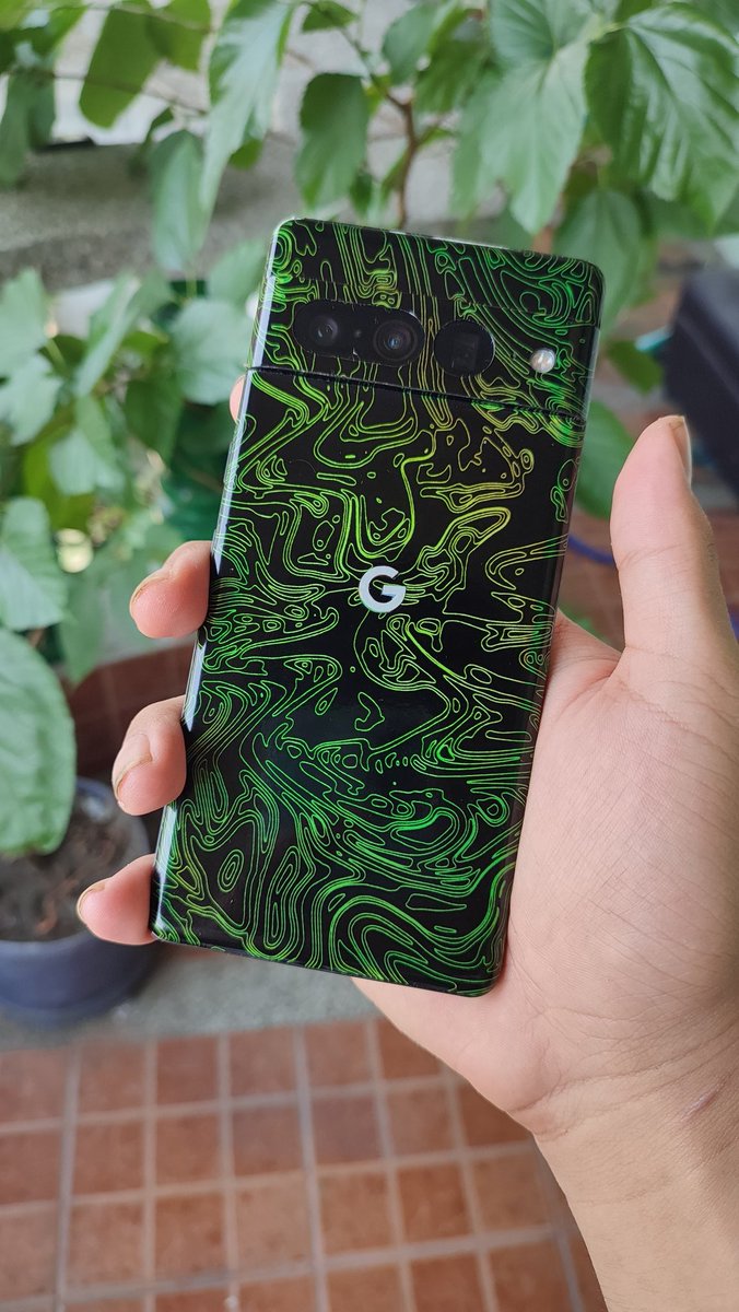 SlayinCornCob's tweet photo. This is hot thanks @dbrand https://t.co/SqdgZnqMca