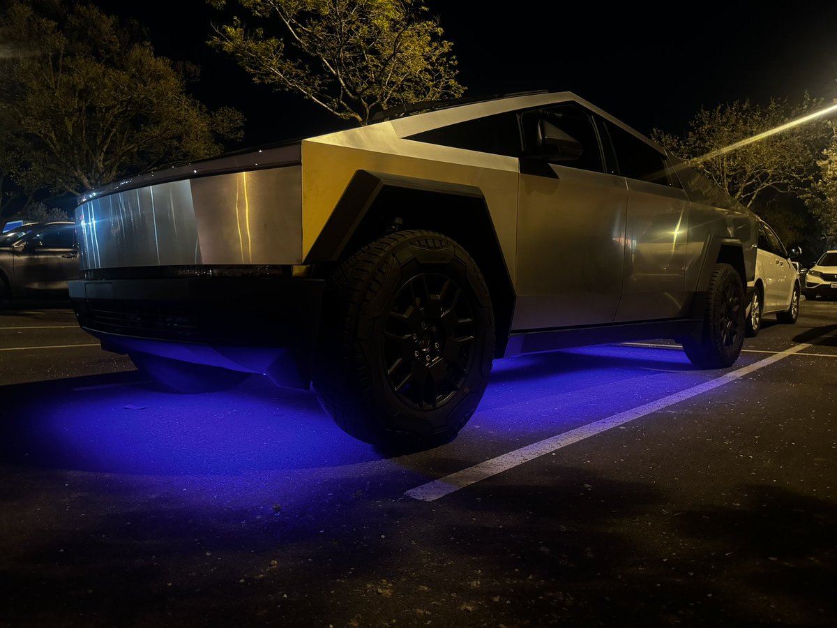 ccameron2009's tweet photo. @elonmusk @GoveeOfficial @Tesla 

Absolutely love the results!!! #Cybertruck #govee #underglow https://t.co/0A5Zjyt92o