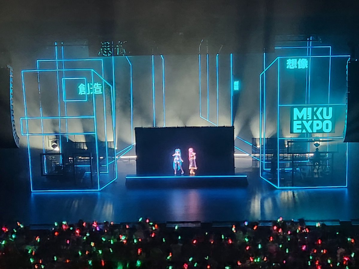 25nightcord's tweet photo. Going to miku expo is a dream come true and it was nice meeting a lot of people today! Definitely go to it at least once in your life if u listen to vocaloid even a little you won't regret it! https://t.co/U35Ew3dhhg