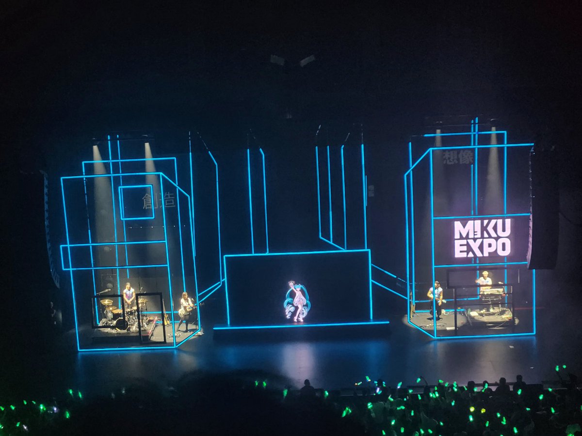 25nightcord's tweet photo. Going to miku expo is a dream come true and it was nice meeting a lot of people today! Definitely go to it at least once in your life if u listen to vocaloid even a little you won't regret it! https://t.co/U35Ew3dhhg