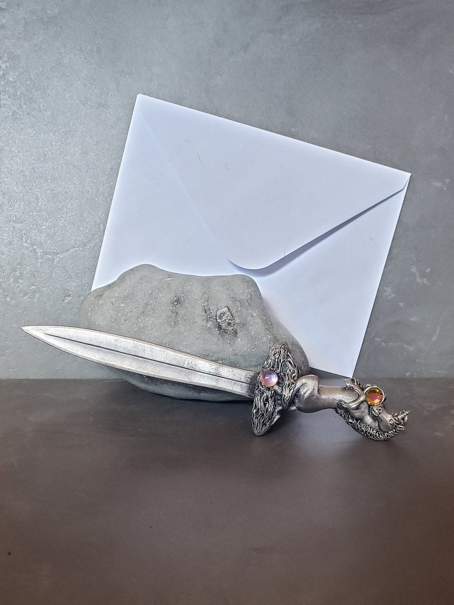 Unicorn letter opener, Myth and Magic vintage pewter ninties collectable. #EtsyVintage #UnicornLovers #LetterOpener #GiftIdeas #DeskAccessories #ShopIndie #shopsmalluk rzlstores.etsy.com/listing/171469…