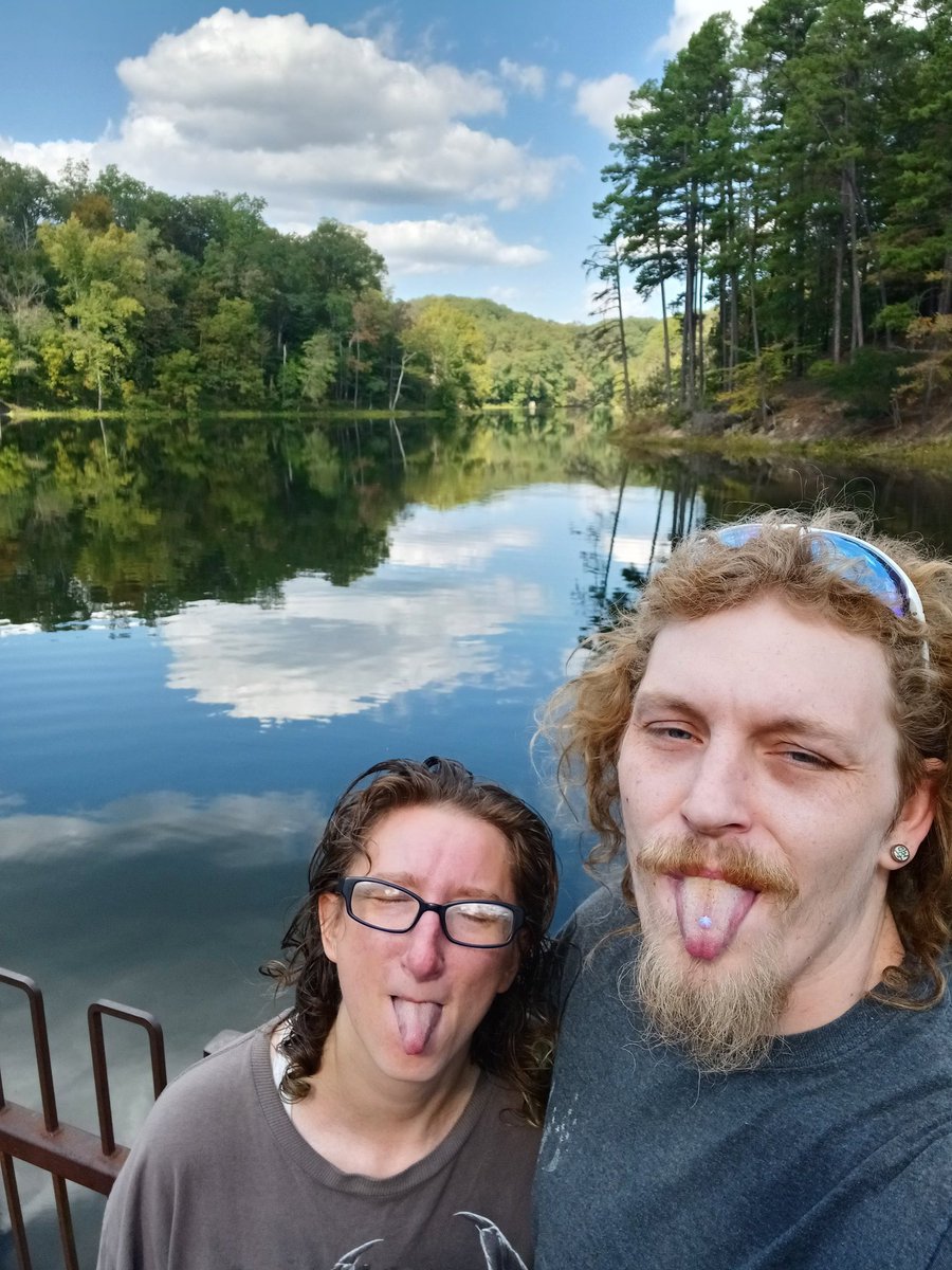 FanninAustin's tweet photo. Me and my fiance are looking for another woman if ur interested just message me on here. NO MEN JUST WOMEN https://t.co/VbiVEuk05e