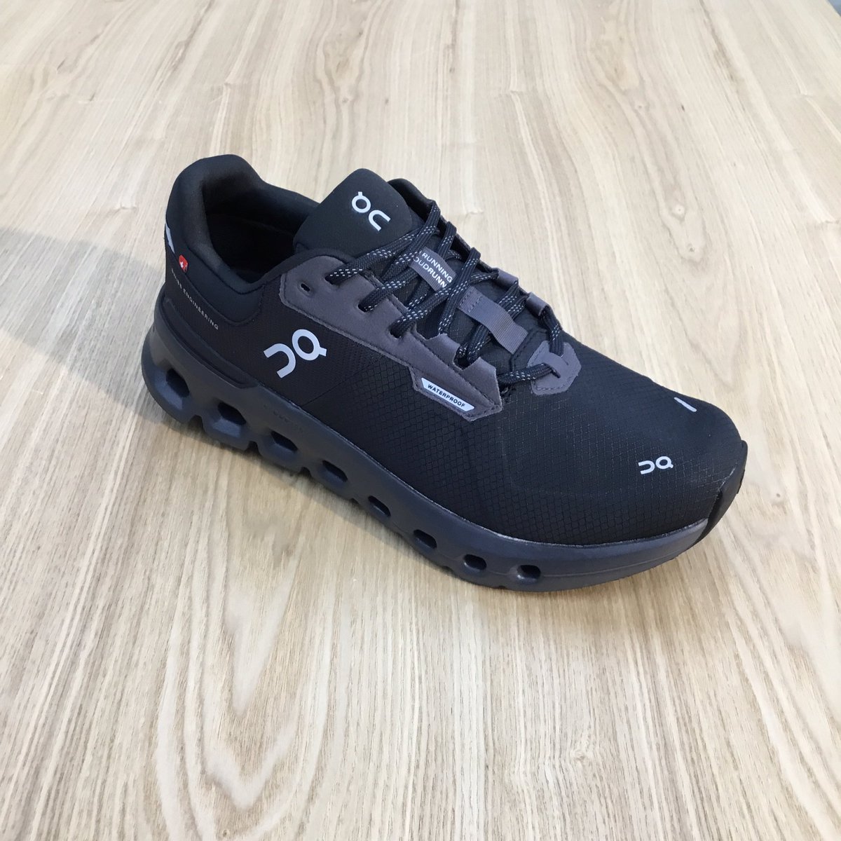 ishiiyokohama's tweet photo. シューズ担当大山です。
本日、#On の新作シューズ #Cloudrunner2 が入荷❗️
毎日の #ランニング や5kmからハーフマラソンにおすすめです🏃🏃♀️
メンズ、ウィメンズ共に各サイズございます✨
#防水仕様 の #Waterproof と幅広Wideもあるので是非お試しください❗️
#石井スポーツヨドバシ横浜 https://t.co/Ewu4q1lDhe