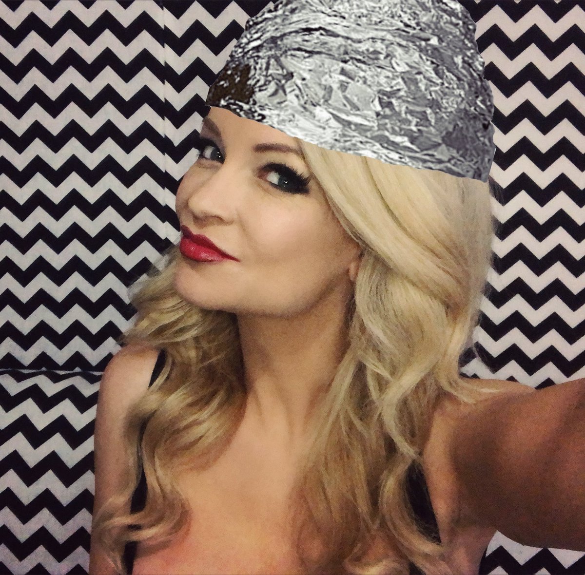 Mindy MF Robinson 🦄 tweet media