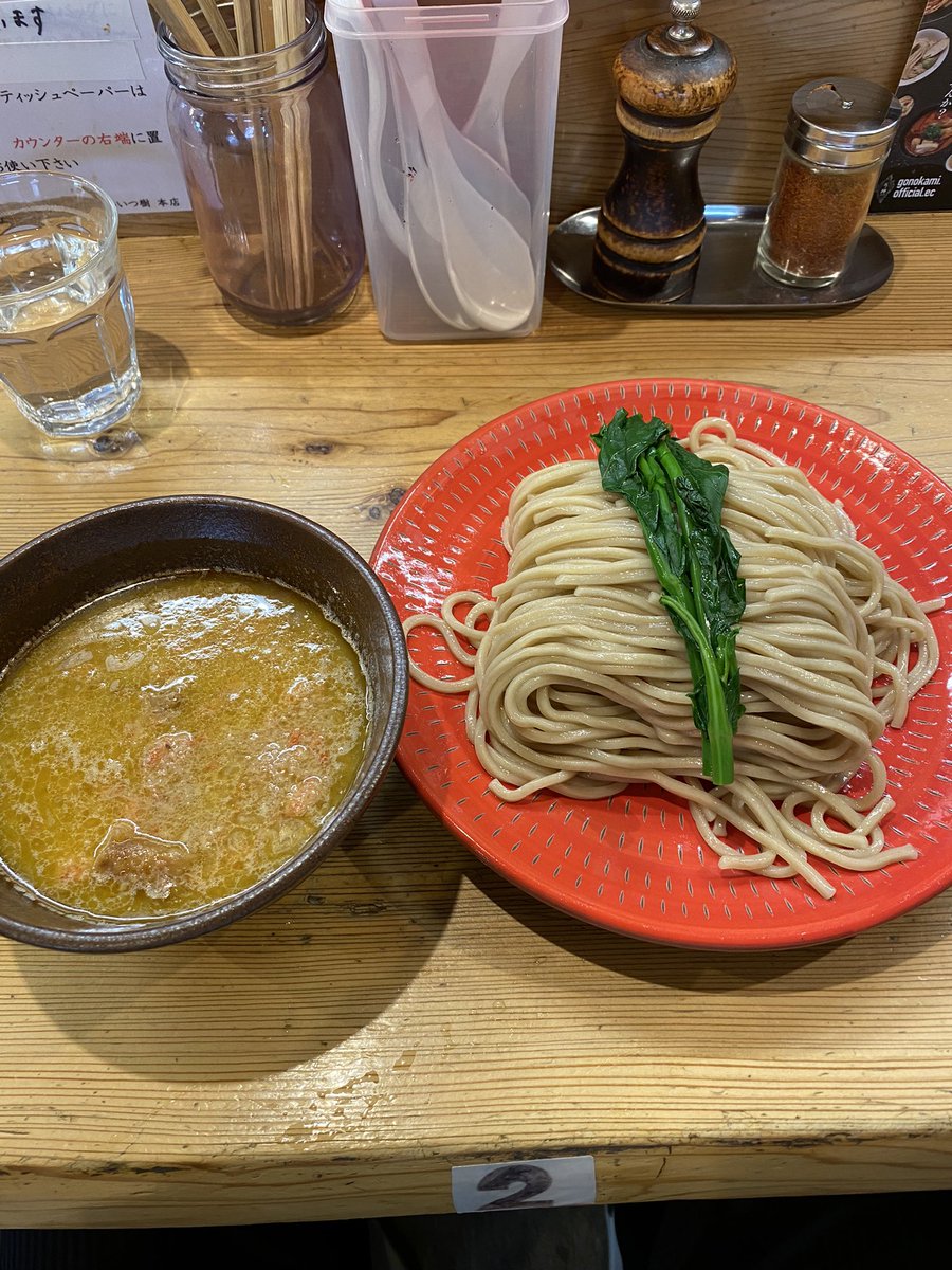 日々是らーめん也🍜

いつ樹 本店さんにて✨
蟹白湯つけ麺🦀
あっさりだけども蟹の出汁が効きまくって美味し😍

ご馳走様でした😋