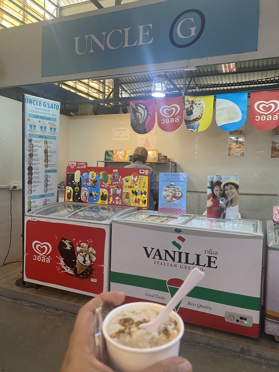 LizetteZambran4's tweet photo. Homemade Gelato here in Bon Marche Market in Lat Yao. This market is a must visit if you are a foodie. #BangkokFodie #BonMarche #Gelato #UncleG https://t.co/xWYnaQS4QU