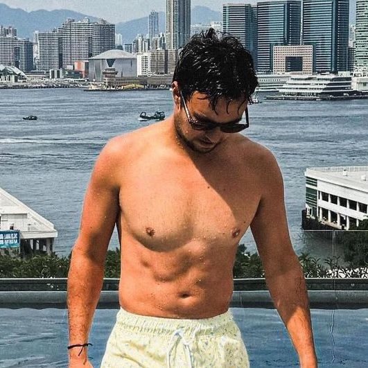 checocrispis's tweet photo. hombres: senti cosas de mujer
mujeres: senti cosas de mujer
max: senti cosas de mujer https://t.co/zqeLXTGzbd