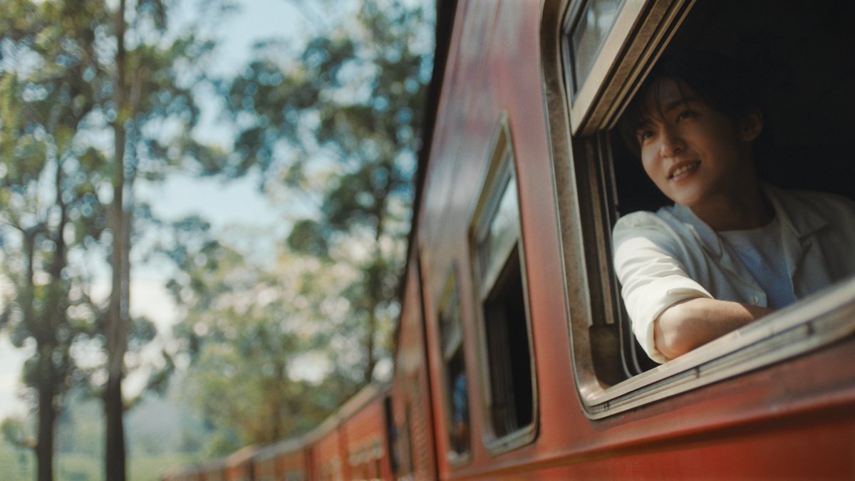 Snow Man目黒蓮 スリランカで『午後の紅茶』CM撮影🇱🇰 “紅茶鉄道”に