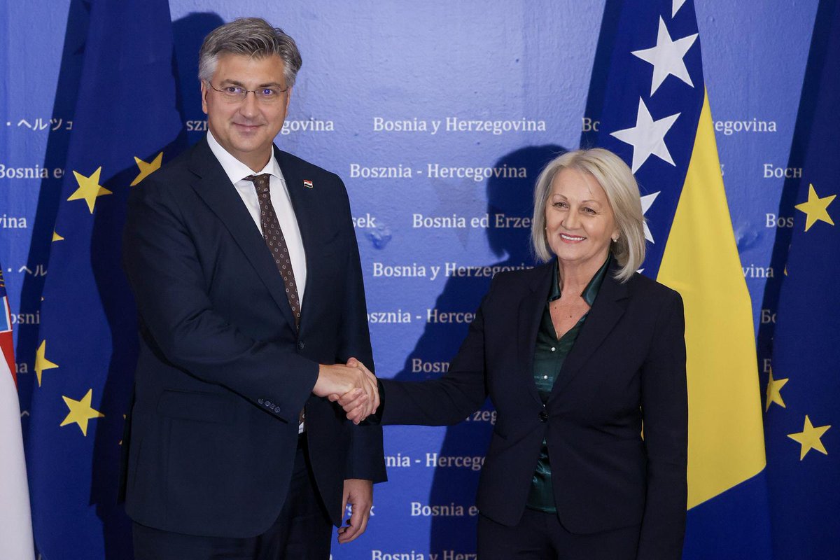 I congratulate @AndrejPlenkovic on winning the parliamentary elections. I look forward to continued cooperation and building a shared future 🇧🇦🇭🇷. With you at the helm @VladaRH, 🇭🇷 is the guarantor of peace and stability in the region.