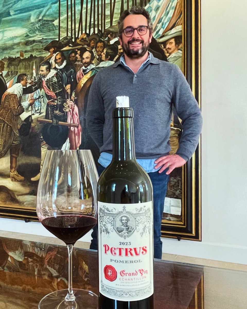 An afternoon in Pomerol (3); Olivier Berrouet tries to blend into the painting behind 2023 Petrus. #petrus #bdx23 #bdx2023 #bordeaux #wine #pomerol