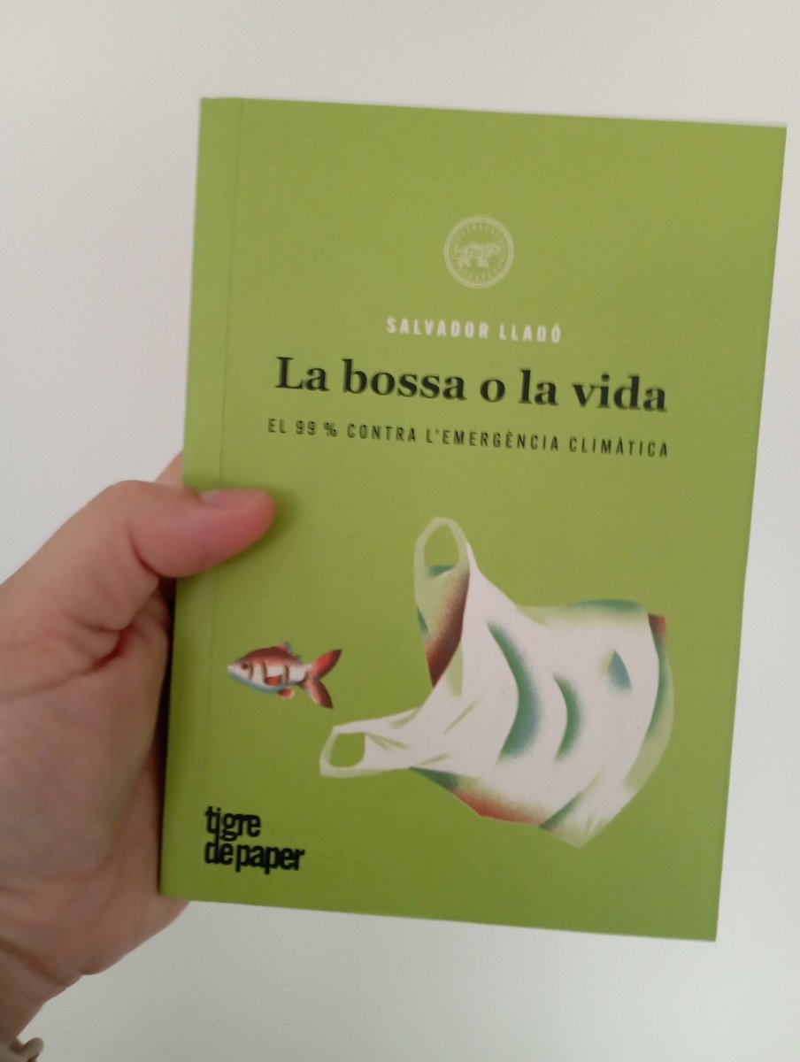 La nostra salut està directament relacionada amb la del planeta, per això la proposta d'avui per #StJordiIDIAP és 'La bossa o la vida' de @Salva_Llado, que recull dades sobre canvi climàtic per donar-nos eines de comprensió de l'emergència en que ens trobem immerses @IDIAPJGol