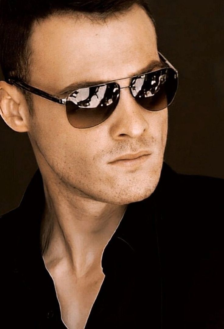 Feliz Jueves. Recuerda votar 3 veces por el chico más guapo 2024. #KeremBürsin nubiapage.com/vote-most-hand…