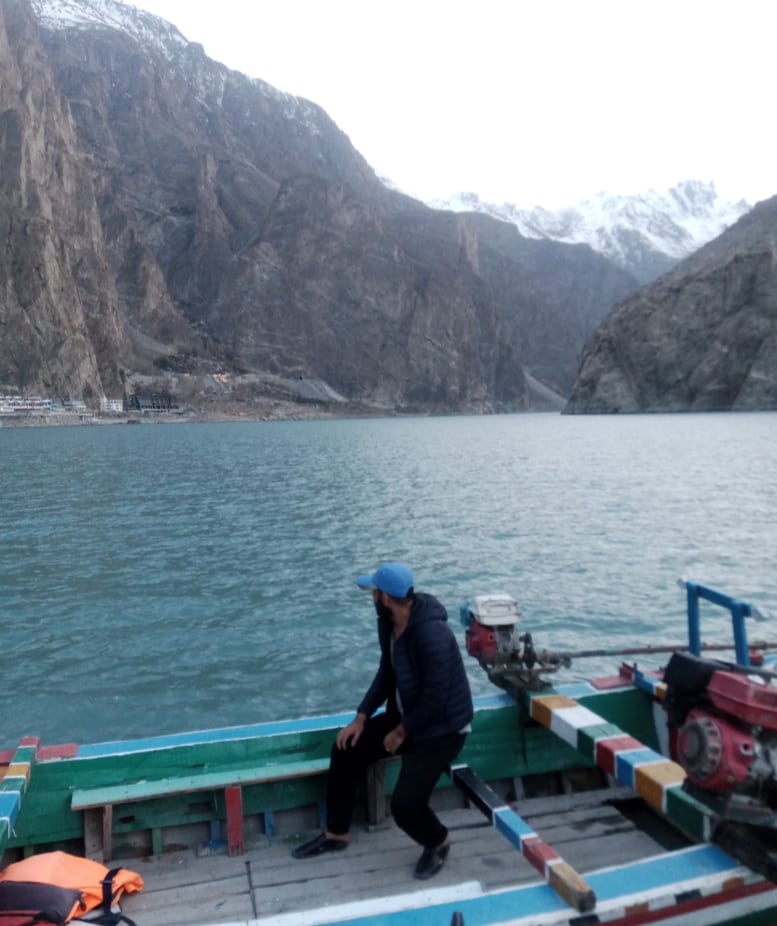 Embracing the calmness of Attabad Lake, Hunza. 

#GilgitBaltistan