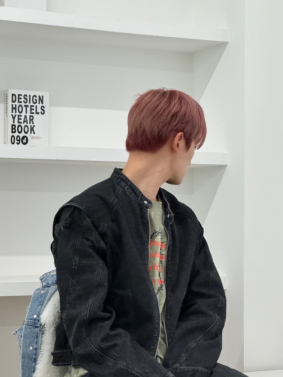 TIOT_NOW's tweet photo. [#준현]
백십오번 고갱님
주문하신 금 머라카노 나왔습니다

#금준현 #KUMJUNHYEON
#TIOT #티아이오티 
#Kick_START #ROCKTHANG https://t.co/Aslrre37i3