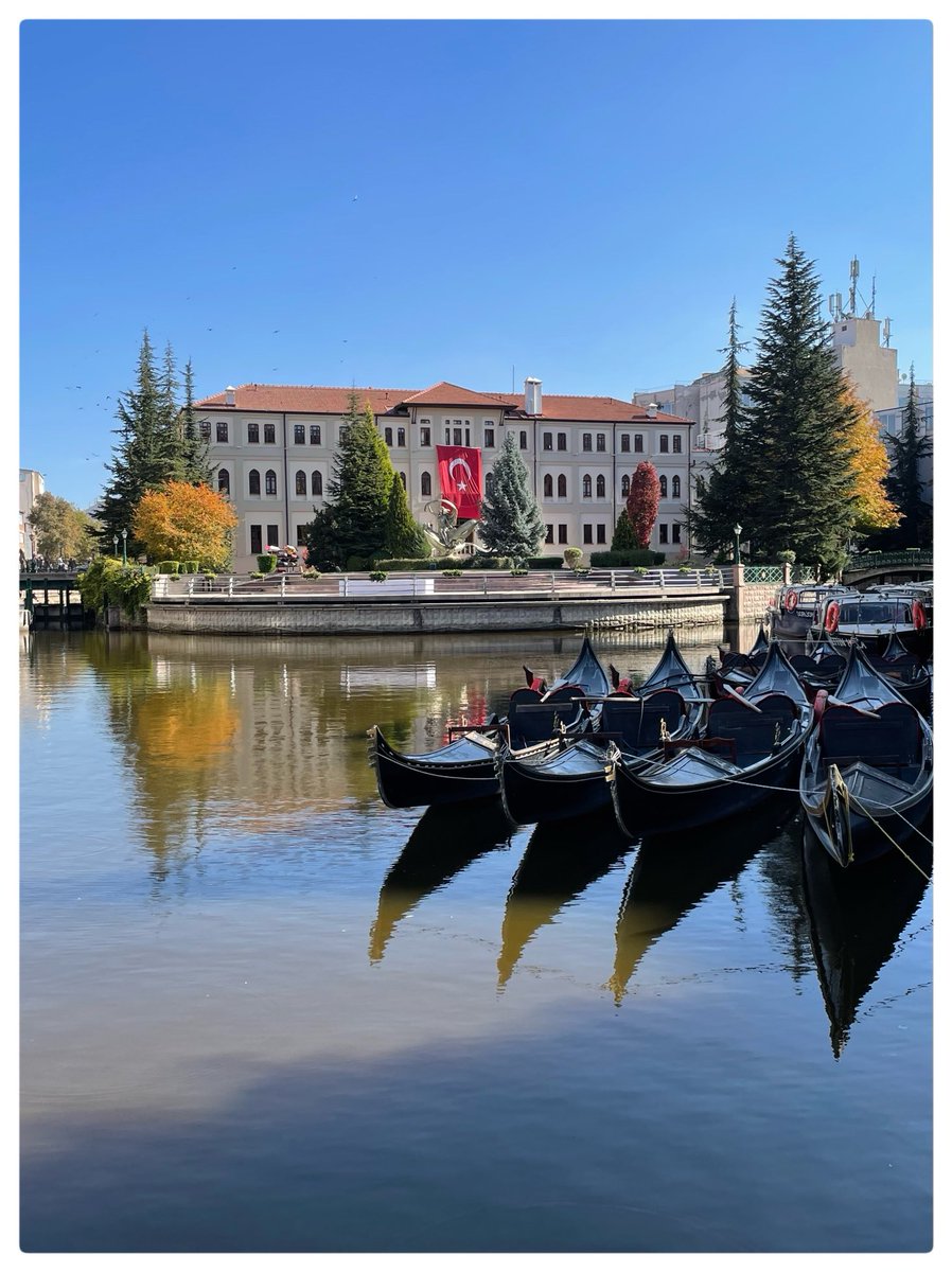 1aysedogan's tweet photo. Gün aydın olsun 🌸☕️🌸

Eskişehir sizi çağırıyor.
“GEZİ PROGRAMINIZI ESKİŞEHİR’e YAPIN”
 
15-22 Nisan Turizm Haftası kutlu olsun…
#Eskişehir #ŞehirEskişehirdir 
#EskişehirKıymetlidir #gondol #kayık #dragon #Porsukçayı https://t.co/uNeuuRR7DG