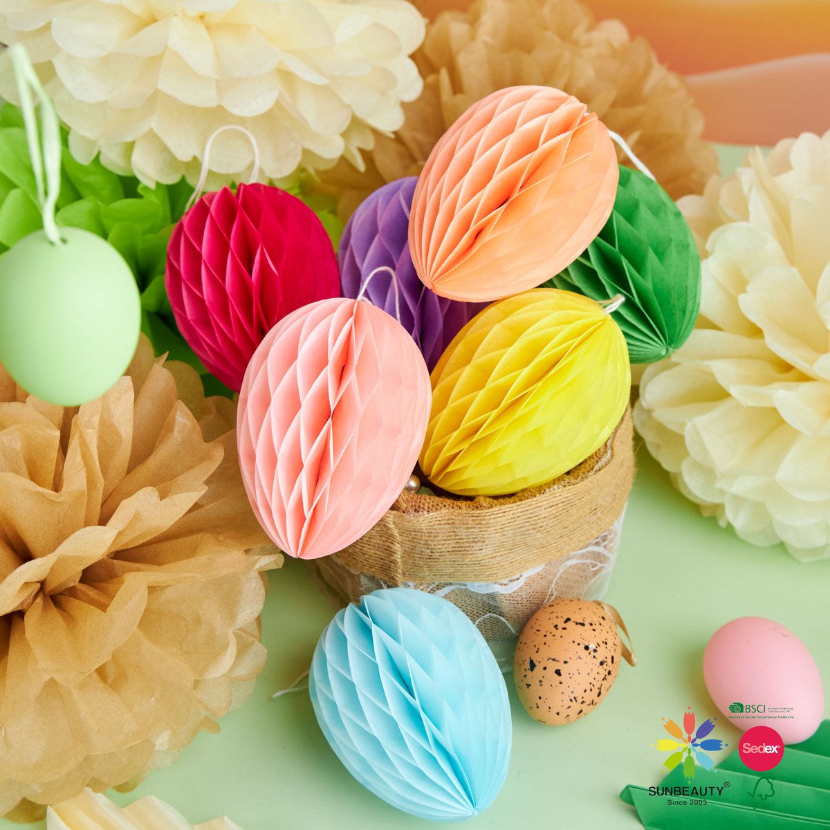 🐰🎉 Make your Easter celebrations egg-stra special with our enchanting honeycomb decorations featuring adorable bunnies and pastel-colored eggs! 🌸🥚 sunbeauty.com/occasions/seas…