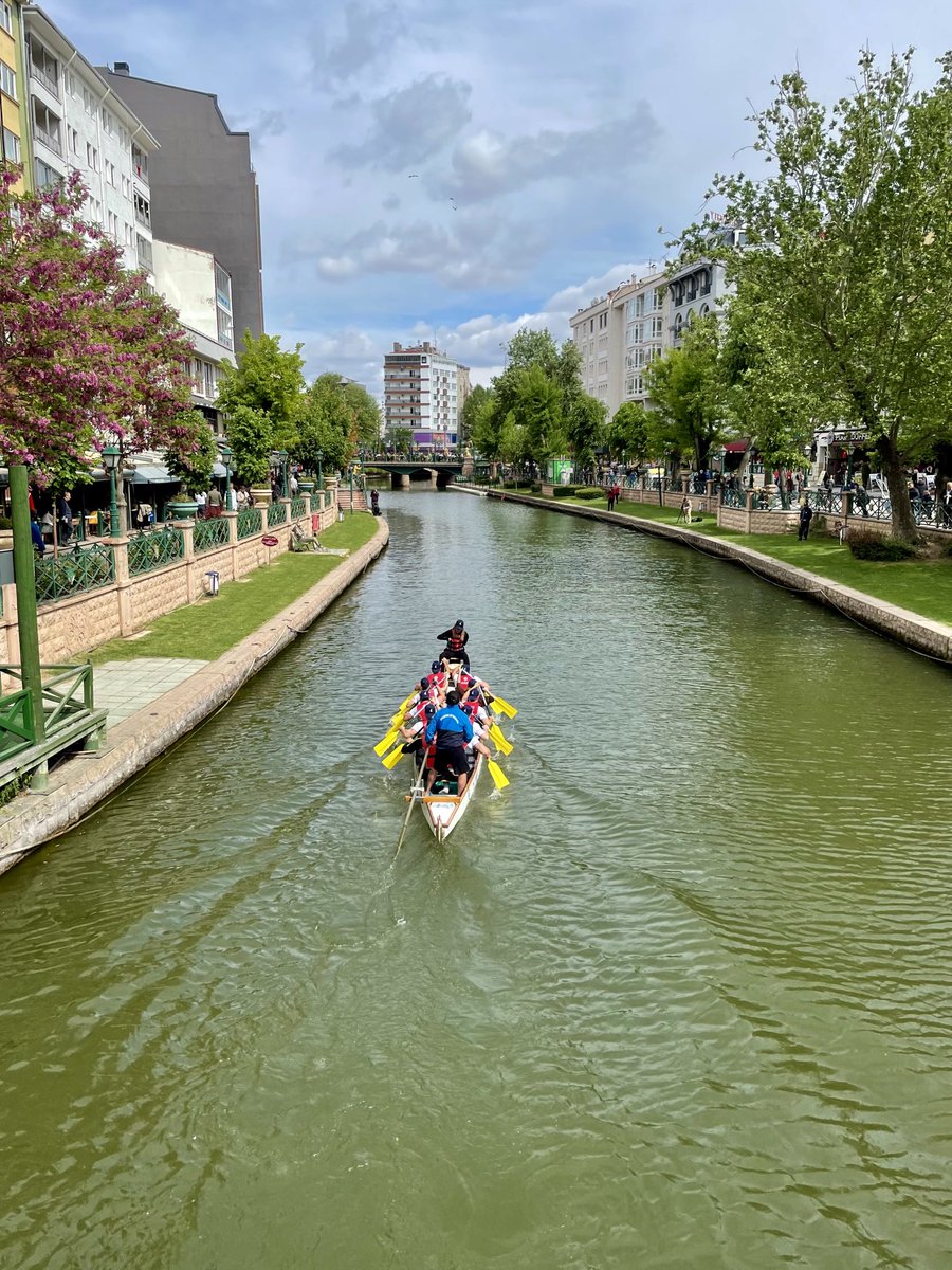 1aysedogan's tweet photo. Eskişehir sizi çağırıyor.
“GEZİ PROGRAMINIZI ESKİŞEHİR’e YAPIN”
 
15-22 Nisan Turizm Haftası kutlu olsun…
#Eskişehir #ŞehirEskişehirdir 
#EskişehirKıymetlidir #PorsukÇayı #Dragon #gondol https://t.co/5O2OoCfeV9