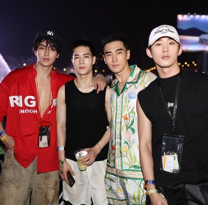 estsuphafans's tweet photo. Ig post
Cr. Kerf
#est_rvp #estsupha #JoongArchen #kerf https://t.co/lgr88yx3y6